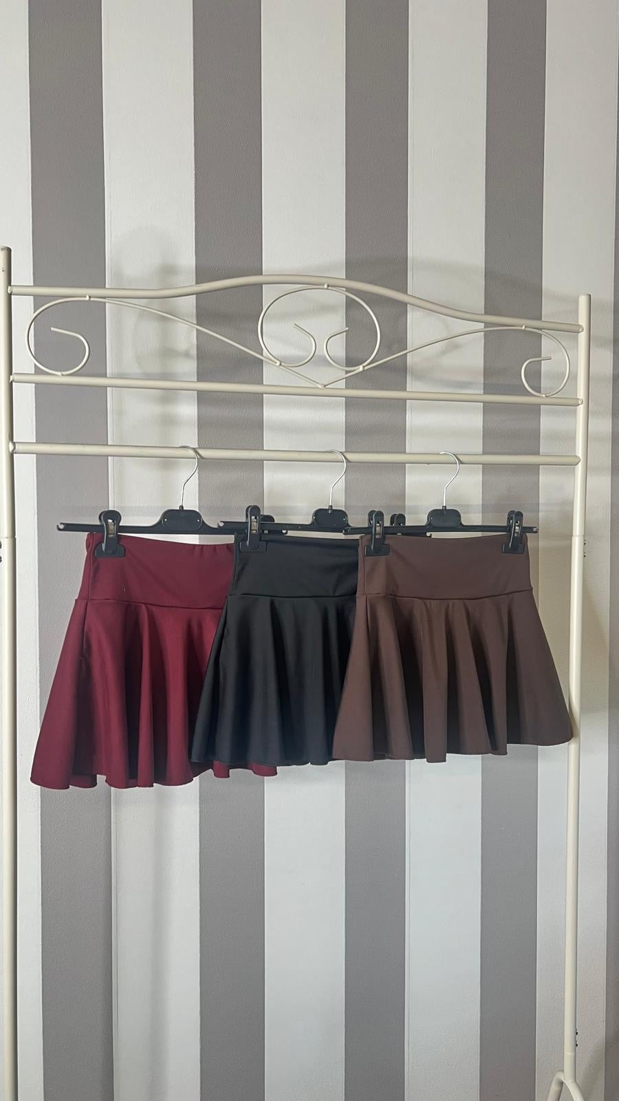 Gonna con pantaloncino