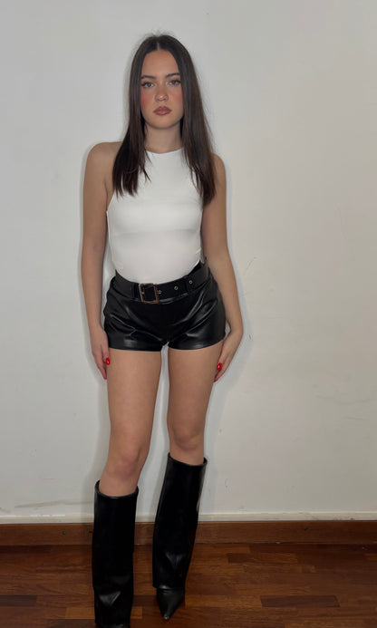 Shorts eco-pelle cintura