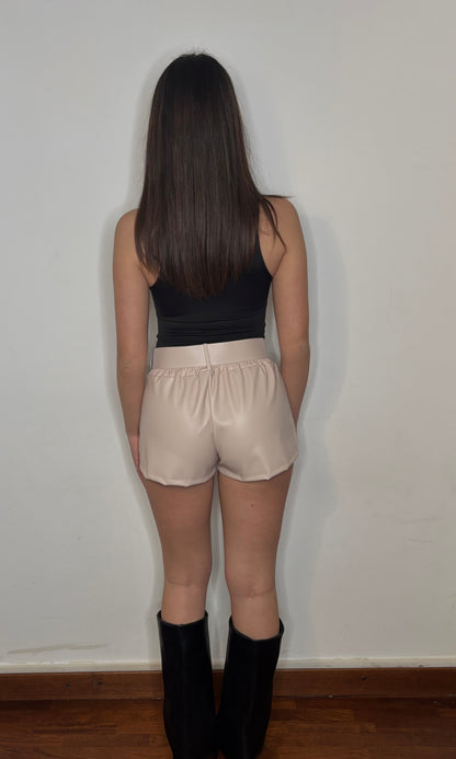 Shorts eco-pelle cintura